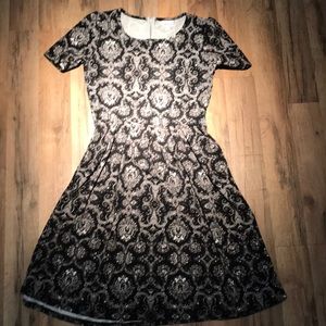 LulaRoe Amelia // grey and black